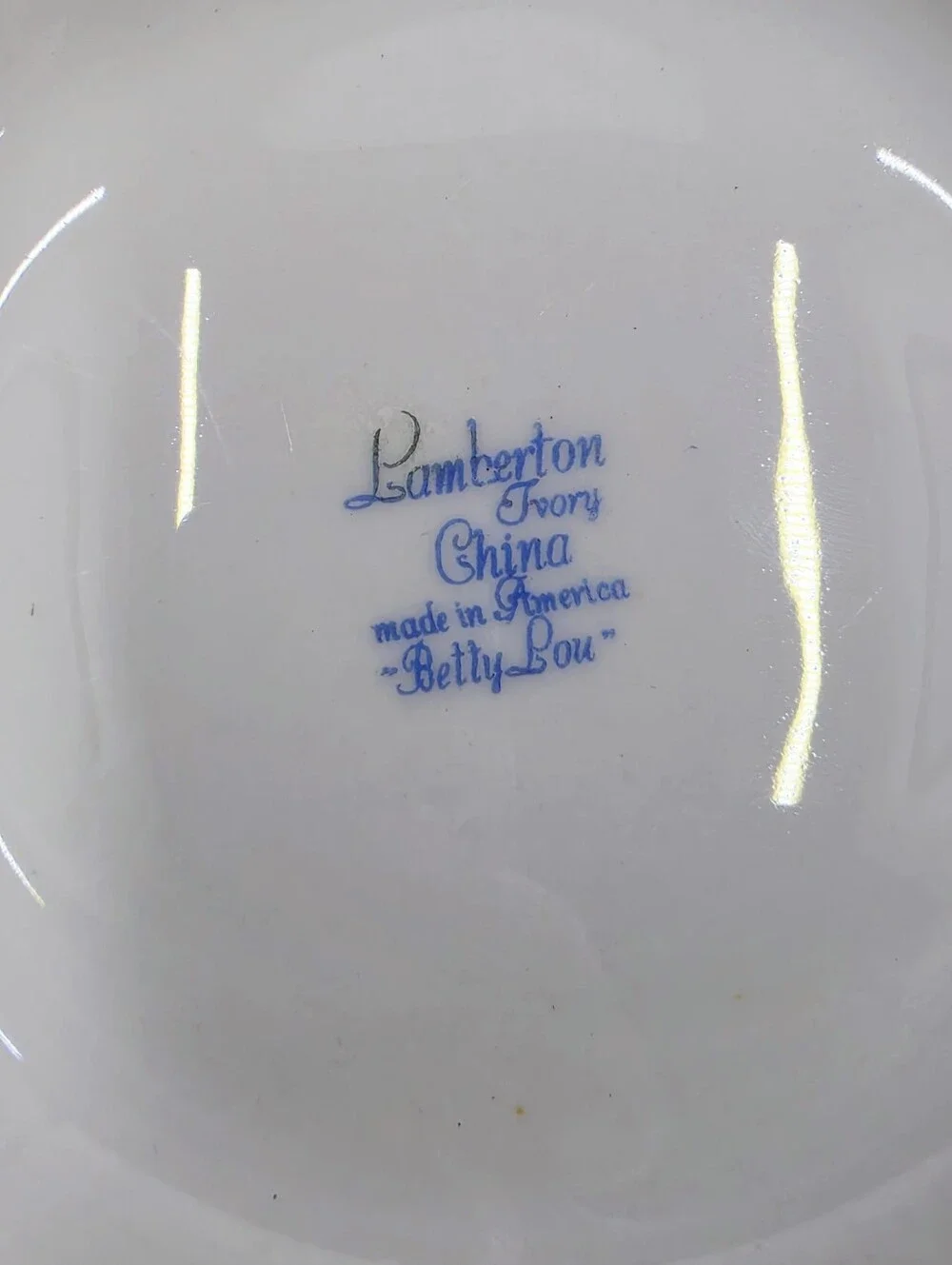 Lamberton Betty Lou Pattern Lidded Round Vegetable Dish Pink Flowers Gold Trim